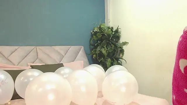 PaulinaColeman online show from November 4, 7:28 pm