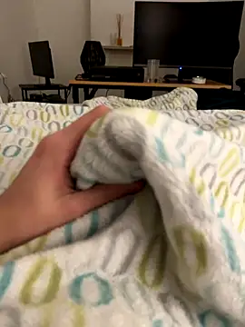 Snapshot of jakeBigCock1905 chatting on October 24, 3:49 am jakeBigCock1905 online show from October 24, 3:49 am