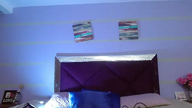 LizzyGrey  online show from November 28, 7:25 pm