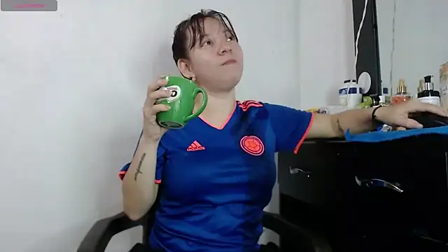 Snapshot of Damara_Rolands- chatting on November 6, 5:50 pm Damara Rolands- online show from November 6, 5:50 pm