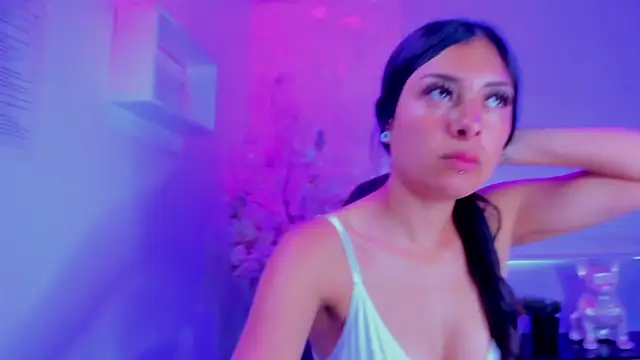 Snapshot of emmy_rosse_ chatting on November 4, 8:45 pm emmy rosse online show from November 4, 8:45 pm