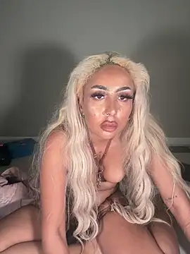 Snapshot of zara_bellexx chatting on June 22, 9:01 pm zara bellexx online show from June 22, 9:01 pm