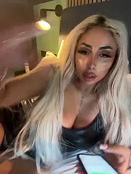 Snapshot of zara_bellexx chatting on May 30, 5:51 pm zara bellexx online show from May 30, 5:51 pm