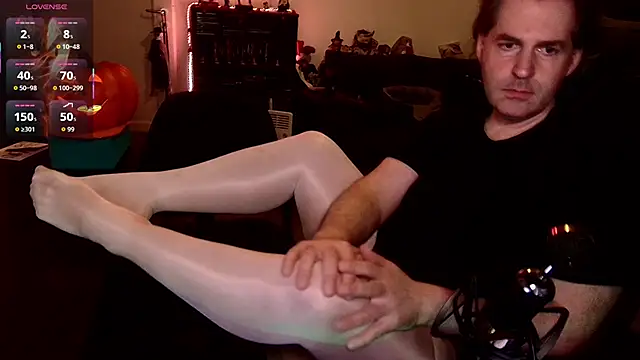 Snapshot of SexyGamerAndy chatting on October 16, 1:25 am SexyGamerAndy online show from October 16, 1:25 am