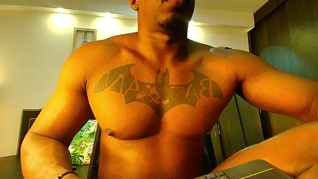 Snapshot of DenzelRios chatting on February 8, 7:00 pm DenzelRios online show from February 8, 7:00 pm