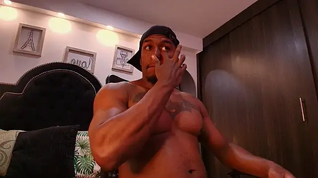 Snapshot of DenzelRios chatting on January 7, 8:03 pm DenzelRios online show from January 7, 8:03 pm