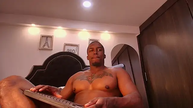 Snapshot of DenzelRios chatting on January 13, 9:41 pm DenzelRios online show from January 13, 9:41 pm