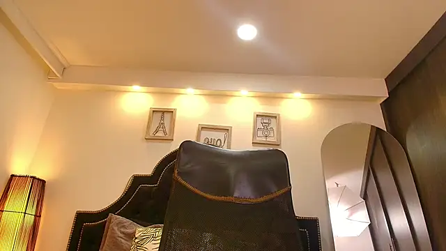 Snapshot of DenzelRios chatting on February 6, 9:22 pm DenzelRios online show from February 6, 9:22 pm