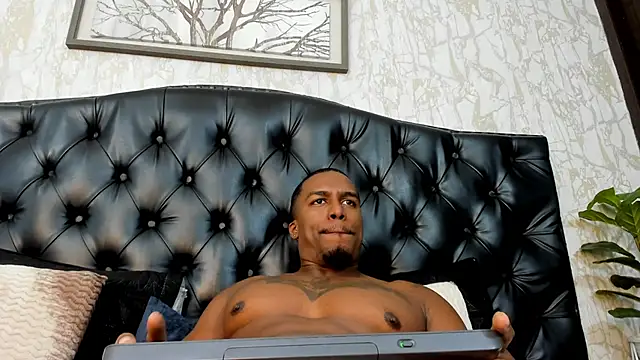 Snapshot of DenzelRios chatting on June 4, 3:33 am DenzelRios online show from June 4, 3:33 am