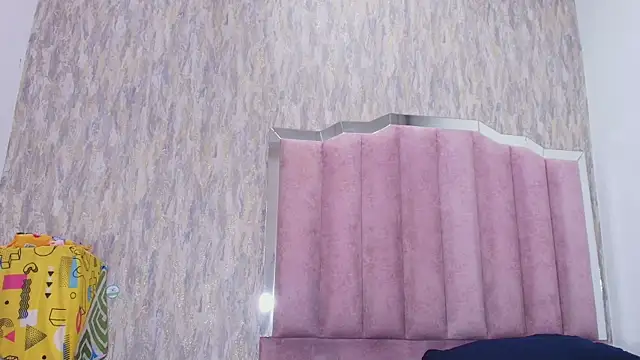 lilylovely  online show from November 4, 7:28 pm