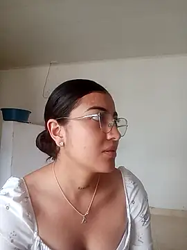 Snapshot of Camila-marinn chatting on October 17, 6:32 pm Camila-marinn online show from October 17, 6:32 pm