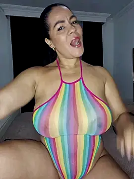 karla-bruni online show from April 13, 10:08 am