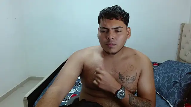 Snapshot of badboy05181 chatting on October 9, 4:24 am badboy05181 online show from October 9, 4:24 am