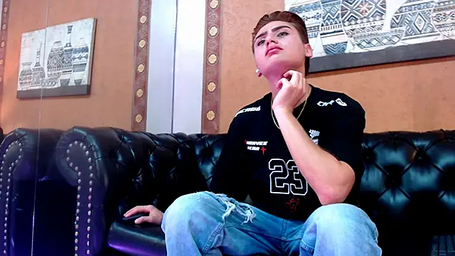 Alex Millerss online show from October 27, 9:27 pm