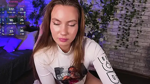  BellaClark online show from March 20, 8:32 pm