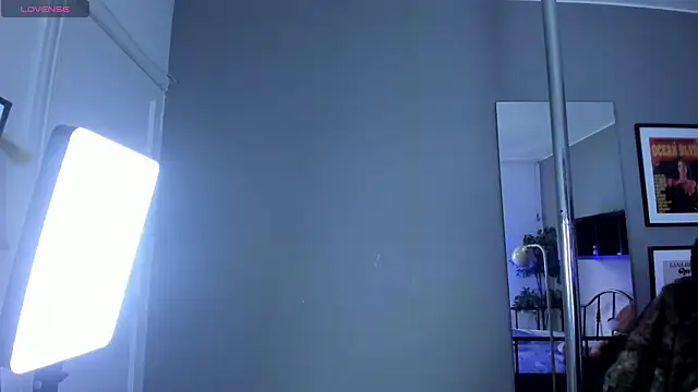 Snapshot of Bayonetta_doll chatting on January 13, 12:53 pm Bayonetta doll online show from January 13, 12:53 pm