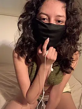 alicacua online show from October 9, 2:01 am