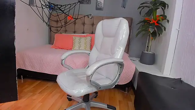 Snapshot of Vannelope_bigboobs chatting on October 21, 12:54 am Vannelope bigboobs online show from October 21, 12:54 am