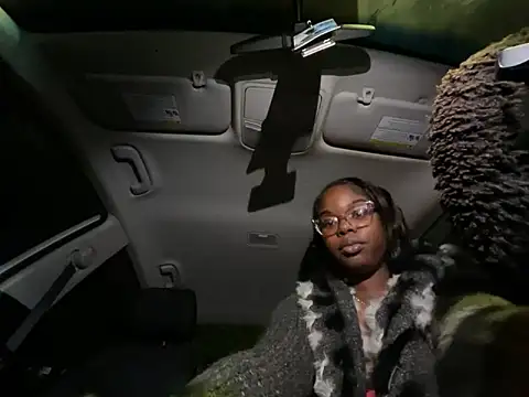 Snapshot of twerkaholic120 chatting on March 4, 5:26 am twerkaholic120 online show from March 4, 5:26 am