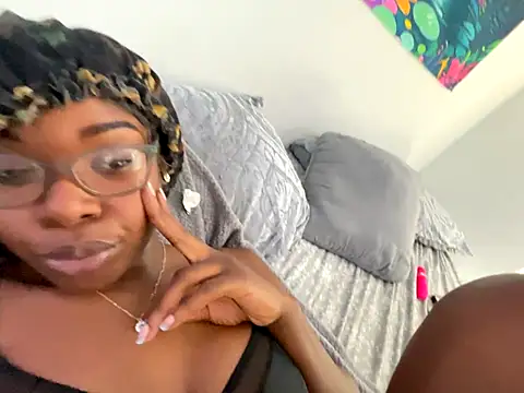 Snapshot of twerkaholic120 chatting on October 25, 8:20 pm twerkaholic120 online show from October 25, 8:20 pm