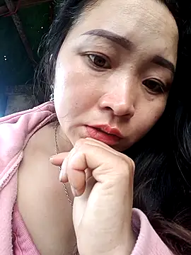 Snapshot of miemie-xx chatting on October 12, 11:28 pm miemie-xx online show from October 12, 11:28 pm