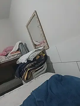 Merlin2310 online show from February 10, 3:05 am