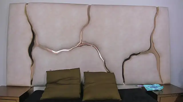 Mia clark18 online show from December 5, 3:54 pm