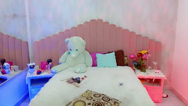 amber maldonado online show from November 2, 3:44 am