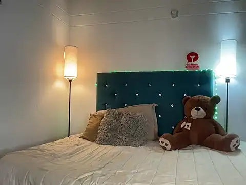 amber maldonado online show from December 20, 4:04 am