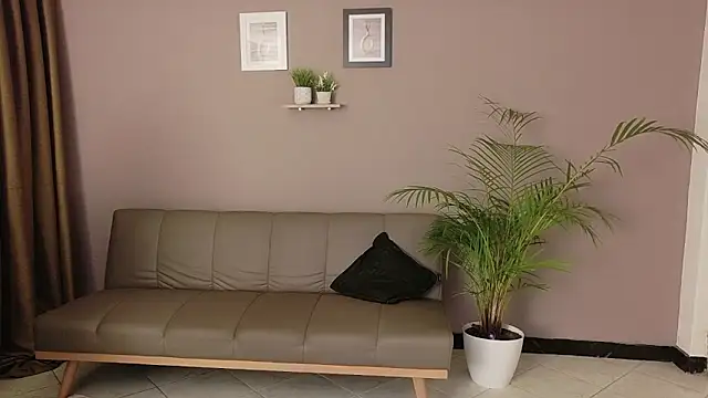 ZahraMilf online show from December 21, 11:45 am