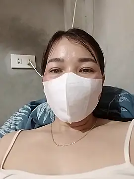 Snapshot of ladzy_sexy chatting on December 3, 7:08 am ladzy sexy online show from December 3, 7:08 am