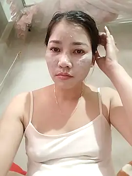 Snapshot of ladzy_sexy chatting on November 16, 6:51 am ladzy sexy online show from November 16, 6:51 am