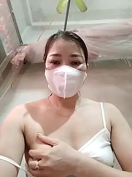 Snapshot of ladzy_sexy chatting on November 15, 4:27 am ladzy sexy online show from November 15, 4:27 am