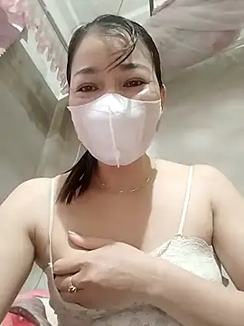 Snapshot of ladzy_sexy chatting on November 9, 8:18 am ladzy sexy online show from November 9, 8:18 am