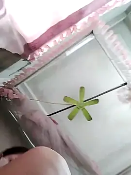 Snapshot of ladzy_sexy chatting on November 4, 4:05 am ladzy sexy online show from November 4, 4:05 am