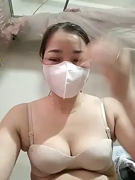 Snapshot of ladzy_sexy chatting on October 24, 5:50 am ladzy sexy online show from October 24, 5:50 am