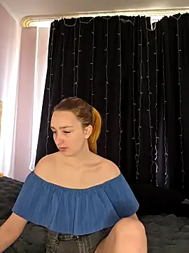 Sweet Little Lie online show from November 18, 2:59 am