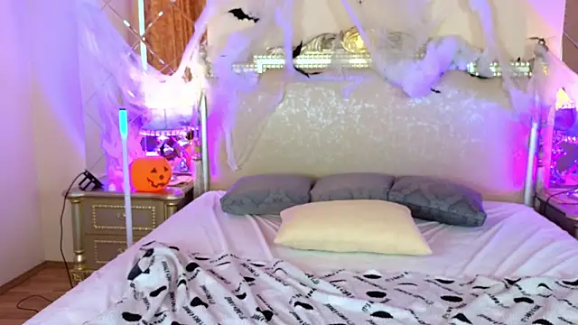 Viola Rayden online show from October 31, 4:31 am