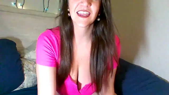 Snapshot of easy_briezy chatting on October 8, 2:02 am easy briezy online show from October 8, 2:02 am