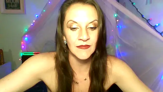 easy briezy online show from December 3, 3:07 am