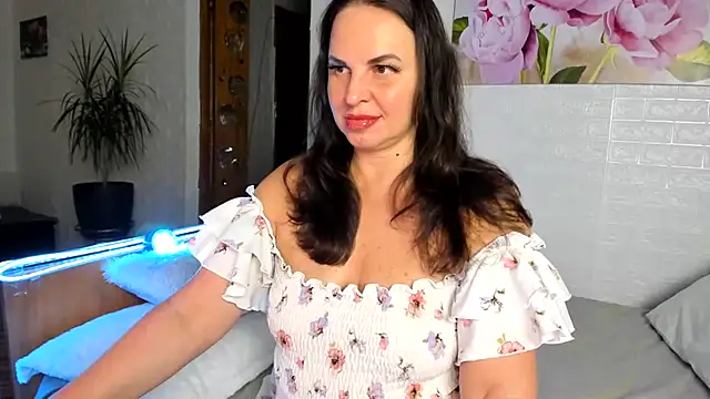 Snapshot of MIRAA_LUV chatting on July 12, 6:31 pm MIRAA LUV online show from July 12, 6:31 pm