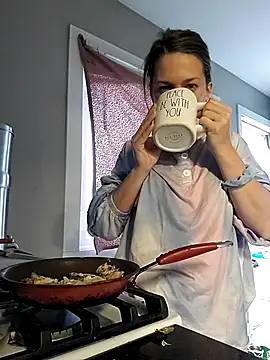 Cassaroll333 online show from October 15, 1:30 pm