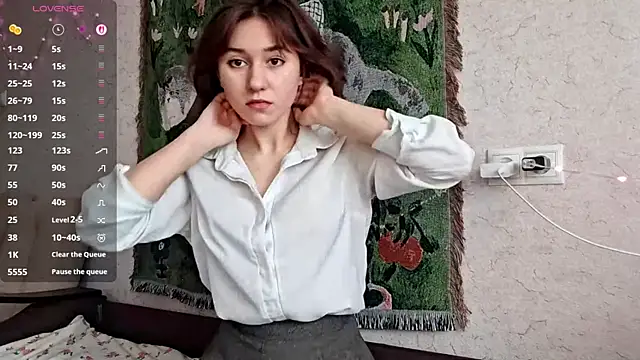 MiaLovelyOne online show from March 29, 8:05 am