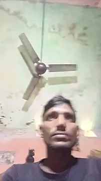 Snapshot of BiggerDickGuy chatting on November 25, 8:25 am BiggerDickGuy online show from November 25, 8:25 am