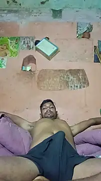 Snapshot of BiggerDickGuy chatting on December 1, 1:39 am BiggerDickGuy online show from December 1, 1:39 am