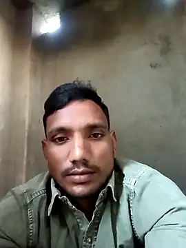 Snapshot of BiggerDickGuy chatting on October 12, 1:18 am BiggerDickGuy online show from October 12, 1:18 am