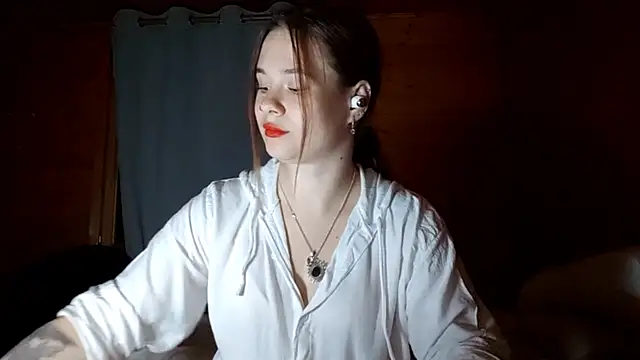 Snapshot of QuiveredFrown chatting on October 7, 5:47 pm QuiveredFrown online show from October 7, 5:47 pm