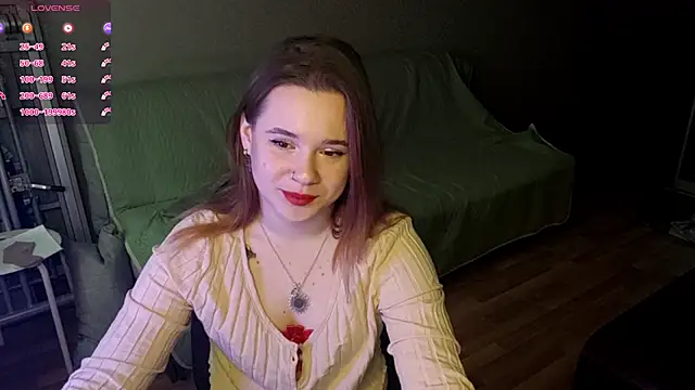 Snapshot of QuiveredFrown chatting on October 30, 12:03 pm QuiveredFrown online show from October 30, 12:03 pm