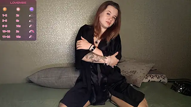 Snapshot of QuiveredFrown chatting on November 24, 12:16 pm QuiveredFrown online show from November 24, 12:16 pm