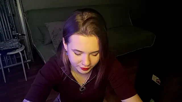 Snapshot of QuiveredFrown chatting on October 27, 11:55 am QuiveredFrown online show from October 27, 11:55 am